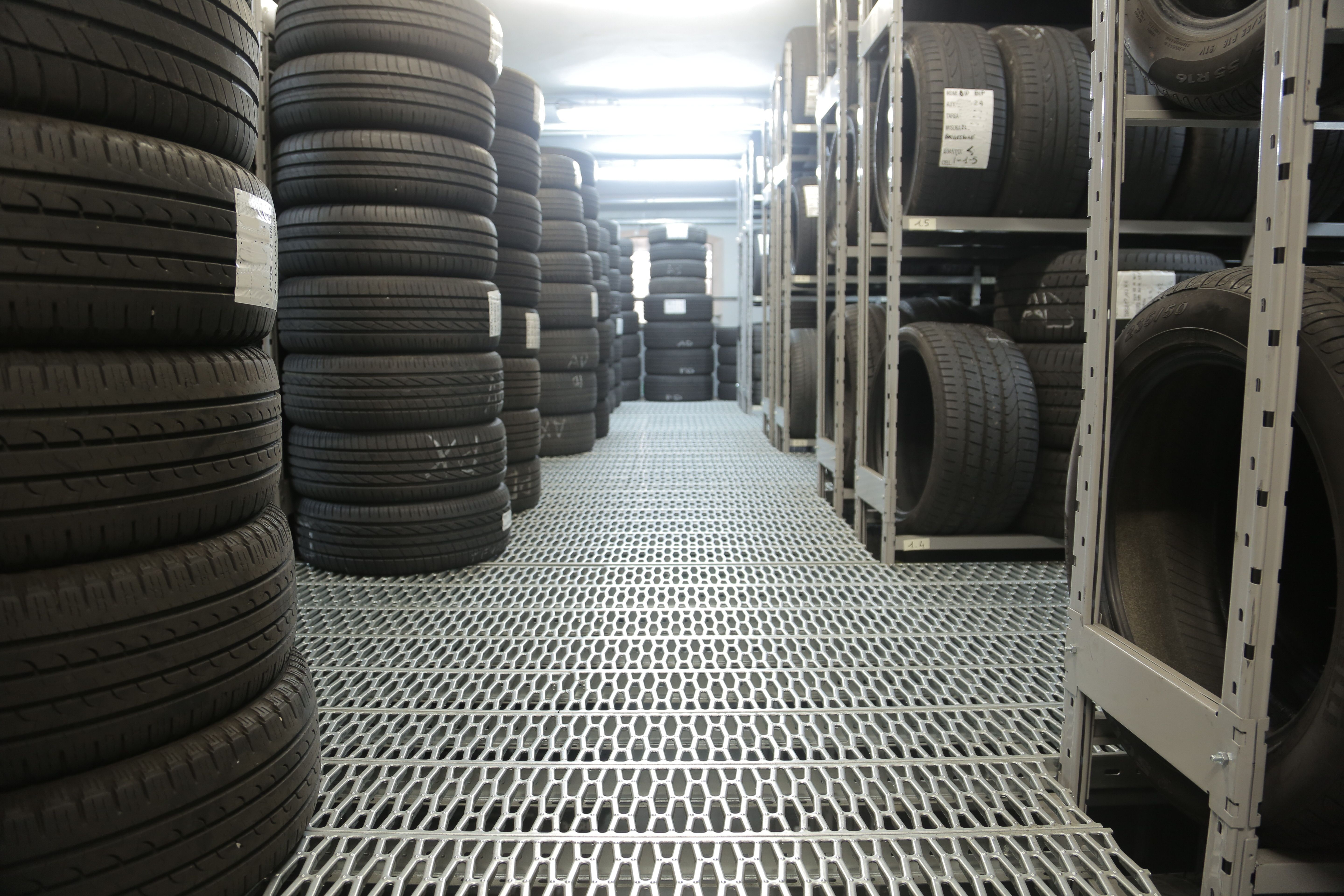 Kenya Ihsaan Tyres